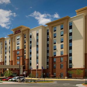 Hampton Inn & Suites Фолс Черч Exterior photo