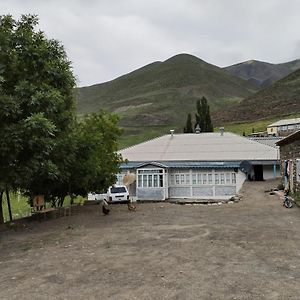 Отель Xinaliq Qonaq Evi Exterior photo