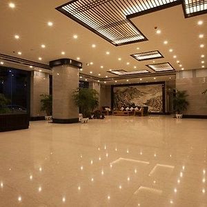 Rongtou Hotel Чэнду Interior photo