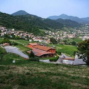 Отель Agriturismo Podere Cavaga Lago D'Iseo Agribio Winery Foresto Sparso Exterior photo