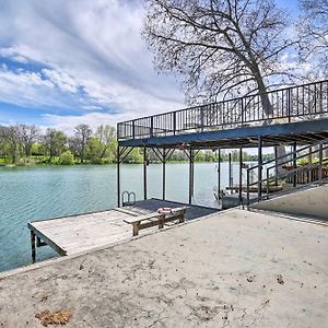 Waterfront Guadalupe River Lodge Home With Dock! Сегин Exterior photo