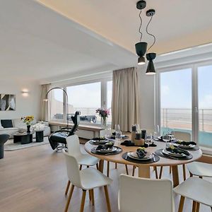 Stunning Fully Renovated Apartment With Panoramic Sea-View In 'T Zoute With 2 Parkings Кнокке-Хейст Exterior photo
