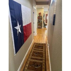 Stockyards!-1 Block Away ! Cowboy Cottage Sleeps 9 Форт-Уэрт Exterior photo