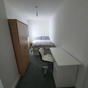 Отель Double-Bed L2 Burnley City Centre Exterior photo