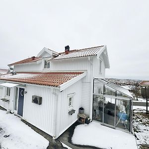 Well Laid Out Villa In Central Skarhamn, Tjorn Exterior photo
