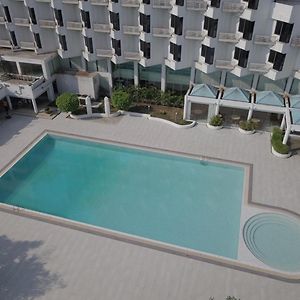 Suntara Wellness Resort & Hotel Чаченгсау Exterior photo