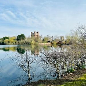 Bull Rush Retreats Luxury Hot Tub Lodge At Tattershall Lakes Exterior photo