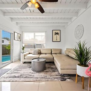 Вилла Amazing 3 Bed House With Heated Pool And Outdoor Jacuzzi Норт-Майами-Бич Exterior photo
