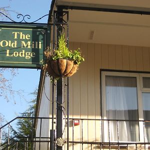 Old Mill Hotel & Lodge Бат Exterior photo