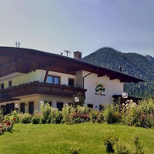 Panorama Hotel Cis - Bed And Breakfast Картитш Exterior photo