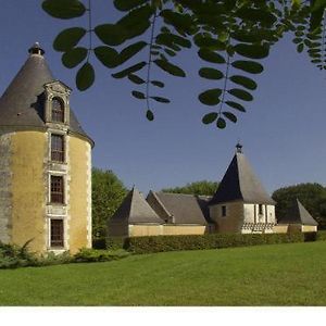 Отель Chateau De La Menaudiere Шиссе-ан-Турен Exterior photo