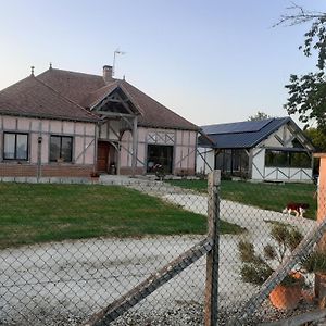 Bed and Breakfast Au Pans De Bois. Repos Et Detente Auxon  Exterior photo