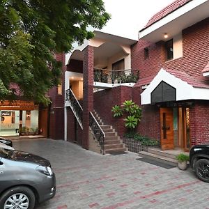 Little Chef Hotel Канпур Exterior photo