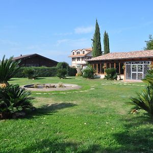 Вилла Agriturismo La Colombaia Капуа Exterior photo