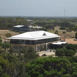 Centrebreak Beach Stay Green Head Exterior photo