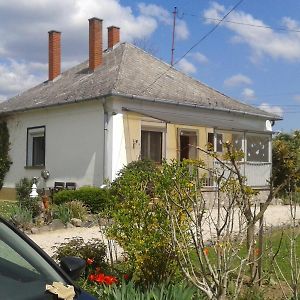 Bochmann Cottage Zalaszanto Exterior photo