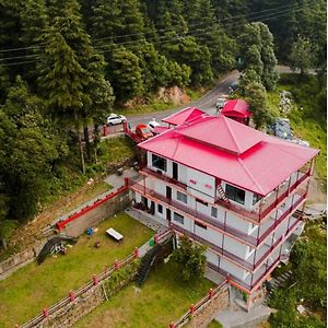 Himalayan Kiwi Resort, Канатал Exterior photo
