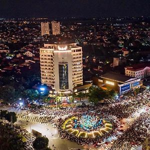 Отель Muong Thanh Grand Phuong Dong Винь Exterior photo