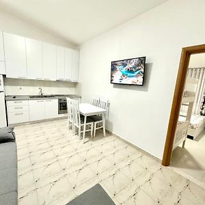 Апартаменты Apartament_Shengjin_Лежа Exterior photo