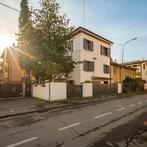 J-Guest House Реджонель-Эмилия Exterior photo