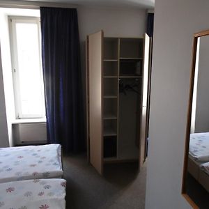 Bed and Breakfast Garni Bar Sport Мендризио Room photo