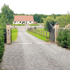 Le Clos Des Prairies Suite 2 Grandes Chambres Saint-Yan Exterior photo