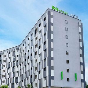 Отель Ibis Styles Accra Airport Exterior photo