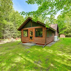 Вилла Cardinal Pines Cabin On 8 Acres - Dog Friendly! New Berlin  Exterior photo