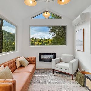 Вилла Lookout Cabin At Cave Springs With Views Of Mt Shasta Дансмьюир Exterior photo