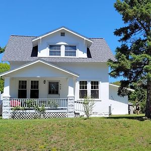 Вилла Oscoda Hilltop Haven - Great Location Near Beach! Exterior photo