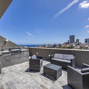Luxury Duplex 1Bd Penthouse With Large Rooftop Terrace And Pool - Open City And Sea Views - Close To St Julian'S & Sliema Пемброк Exterior photo