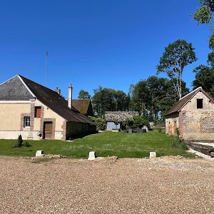 Вилла Gite A La Ferme De Sainte Radegonde Lanneray Exterior photo