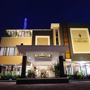 Lembasung Boutique Syariah Hotel Таракан Exterior photo