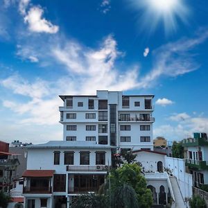 Club De Novo Hotel Butwal Exterior photo