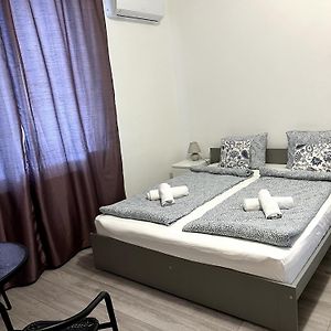 Отель Aniiza Apartman 2 Эрвеньеш Exterior photo