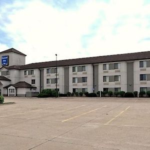 Pleasant Stay Inn & Suites Carnforth Exterior photo