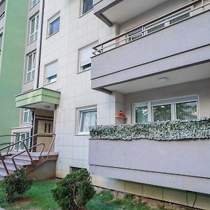 B Apartment Приштина Exterior photo