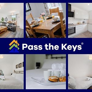 Pass The Keys Prime Location 3-Bed Home Near Manchester Airport - Ideal For Families & Groups Чедл Exterior photo