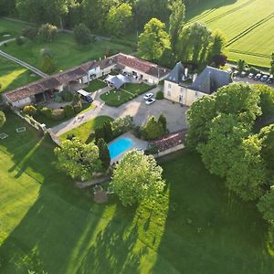 Отель Chateau De La Vallade Saint-Porchaire Exterior photo