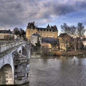 Bed and Breakfast Chateau De Durtal Exterior photo