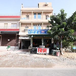 Suraj Hotel & Restaurant Pal Exterior photo