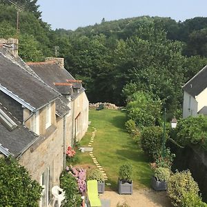 Вилла Charmante Maison A Huelgoat Avec Terrasse Et Jardin Exterior photo