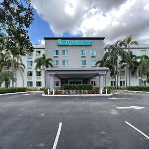 La Quinta Inn & Suites By Wyndham Sawgrass Санрайз Exterior photo