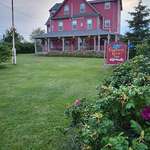 Cranberry Cove Inn Луисбург Exterior photo