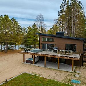 Вилла Le Roselin Modern And Cozy Chalet Spa & Lake Notre-Dame-de-la-Merci Exterior photo