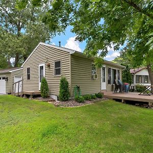 Вилла Lakefront, Wildlife Cabin Retreat - Pelican Bay Cabin Lindstrom Exterior photo