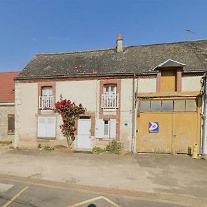 Вилла Escapade Paisible: Gite Pour 8 A Saint-Hilaire-Sur-Yerre, Jardin Clos, Proche Chateaudun Et Chartres - Fr-1-581-131 Exterior photo