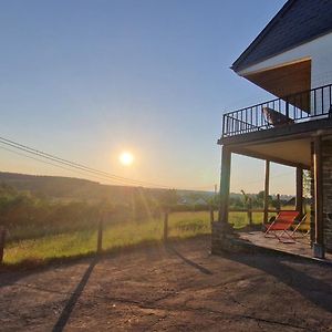 Bed and Breakfast Les Herbesfolles De Oizy Exterior photo