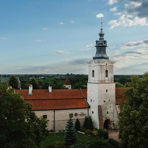 Hotel Podklasztorze Сулеюв Exterior photo