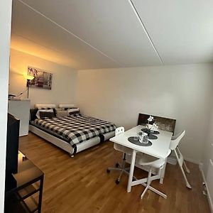 One Room Inside A 2Bed Apartment Martensberg Exterior photo